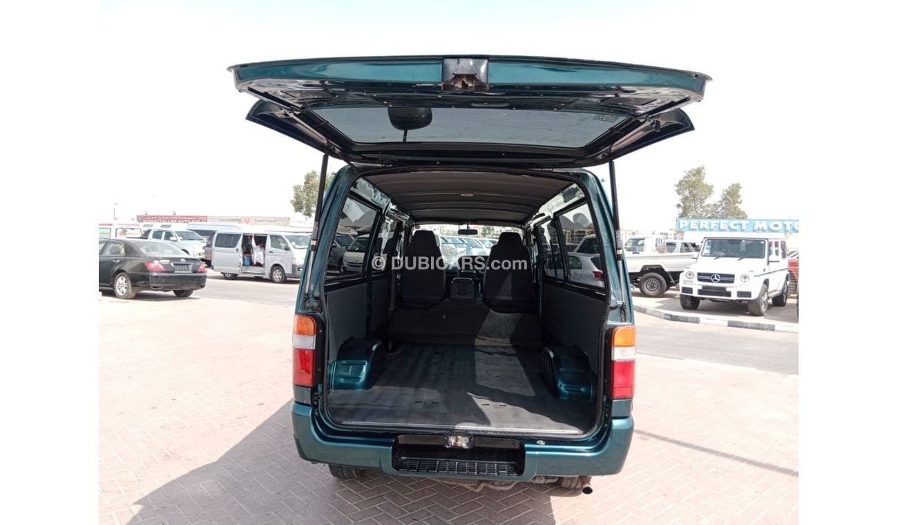 Toyota Hiace TOYOTA HIACE VAN RIGHT HAND DRIVE (PM1268)
