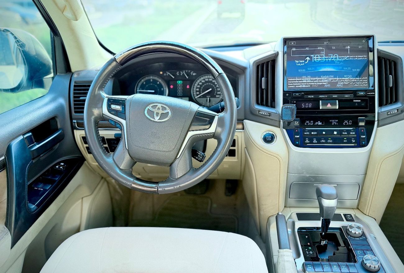 تويوتا لاند كروزر 
