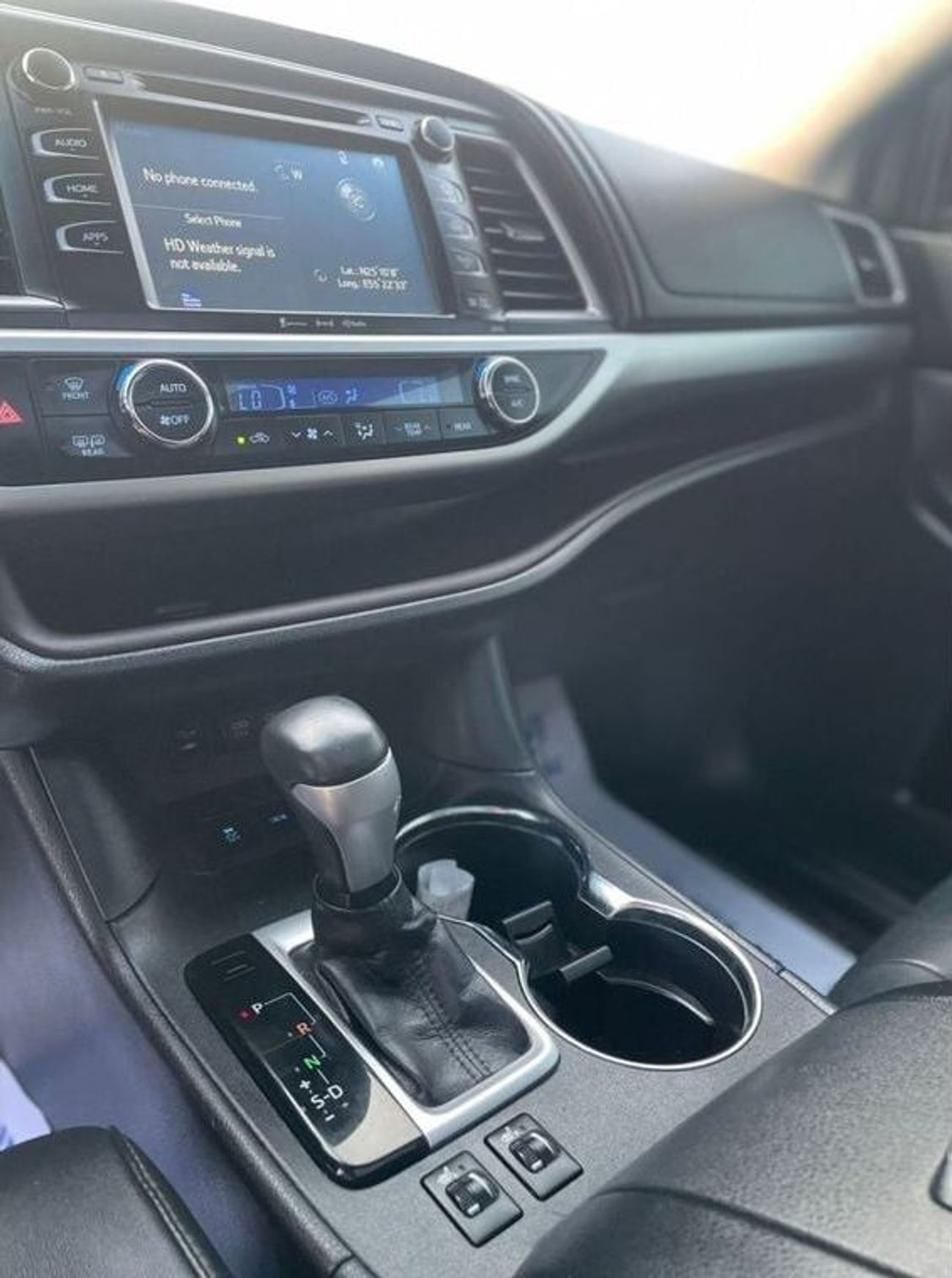 تويوتا هايلاندر 2018 Toyota Highlander XLE 3.5L V6 Full Option Sunroof 7 Leather Seats - Radar & BSM Auto Trunk -