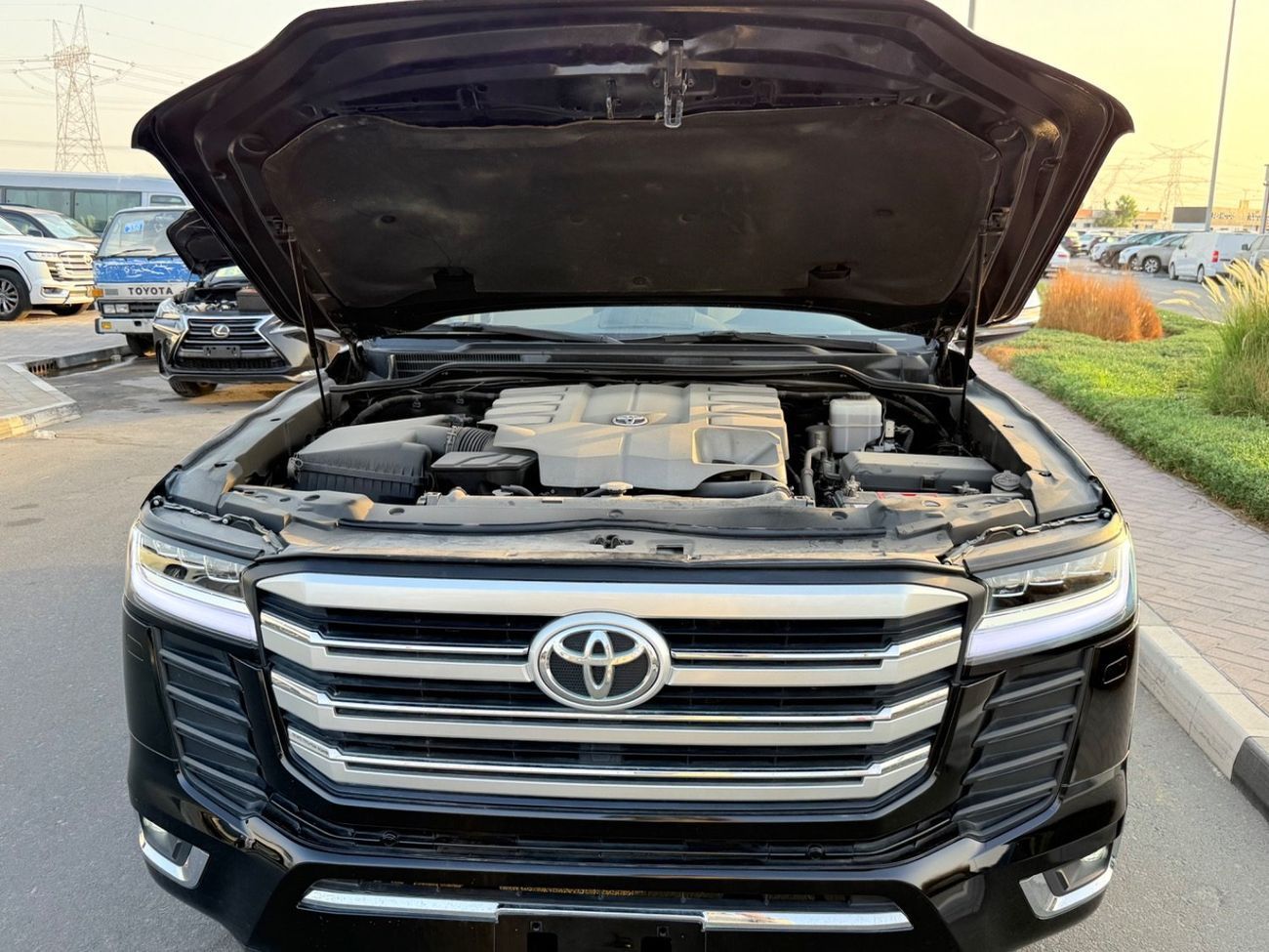 تويوتا لاند كروزر Toyota landcuriser GXR twin turbo V8 2014 upgrade 2025 full option Top the range