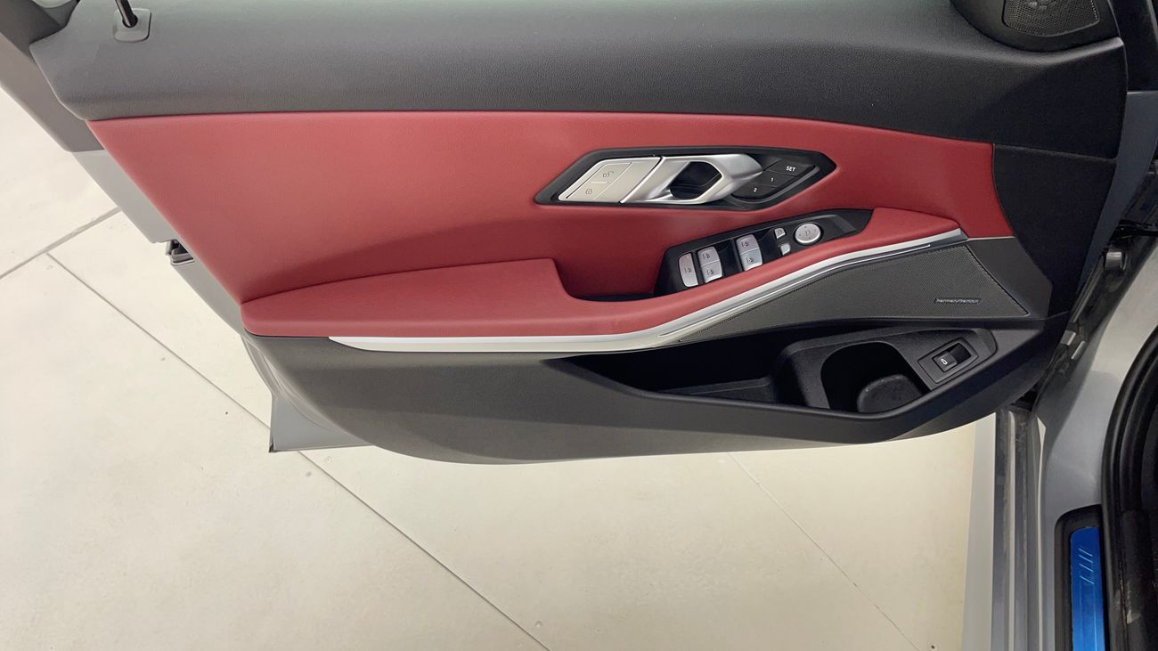 بي أم دبليو 320 M SPORT 2 | بدون دفعة مقدمة | اختبار القيادة في المنزل