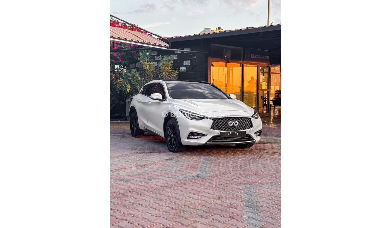 Infiniti Q30 Comfort