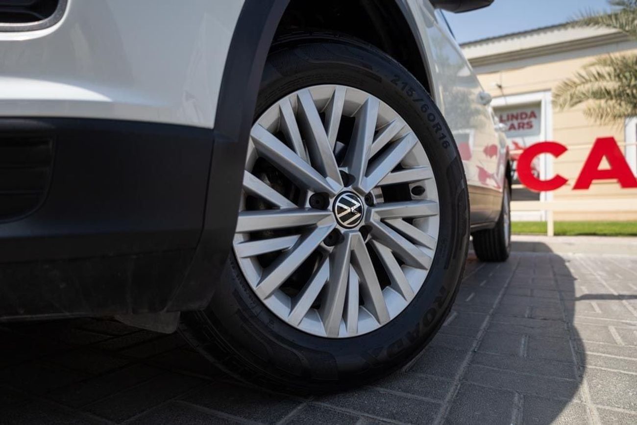 فولكس واجن T ROC Life 1.4L Volkswagen T-Roc 2022 GCC under Warranty with Flexible Down-Payment.