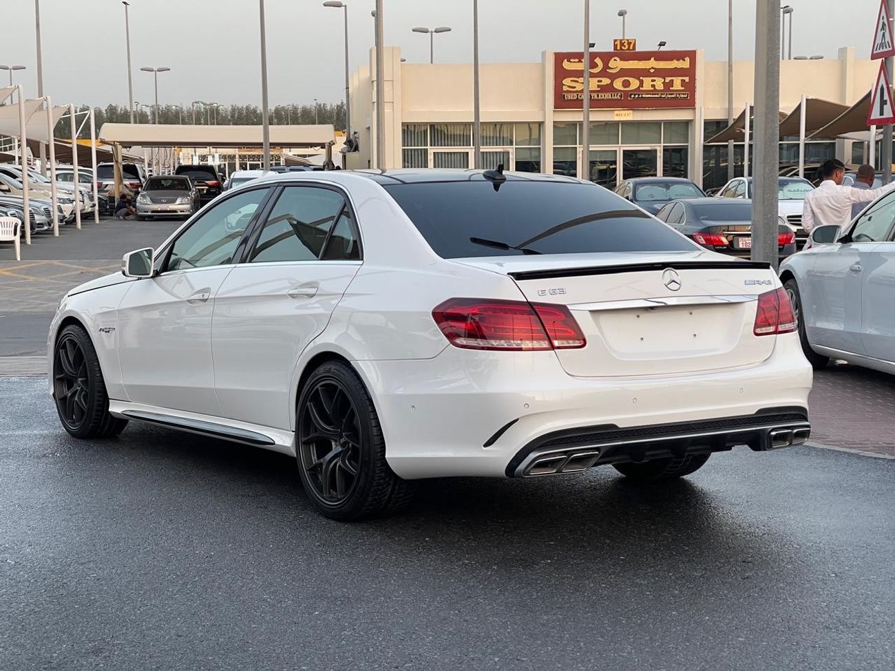 Mercedes-Benz E300 Avantgarde Mercedes E300 2015 KIT 63 _GCC_2015_Excellent Condition _Full option