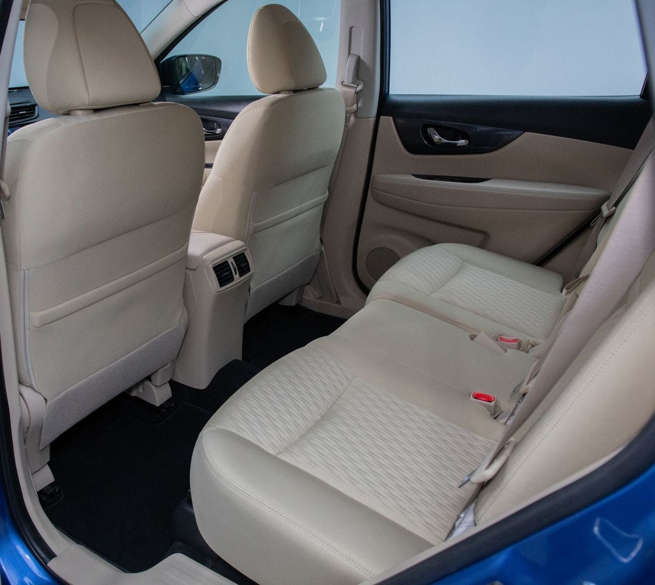 نيسان إكس تريل S 2.5L FWD (5 Seater)