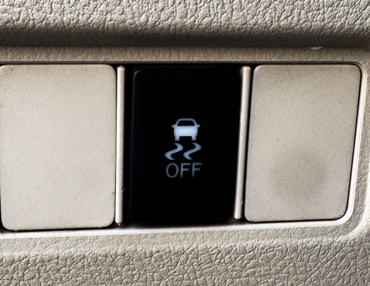 تويوتا يارس تويوتا يارس | 1.6 لتر | 2022 | خليجية | خالية من الحوادث | بحالة ممتازة | 588 شهرياً