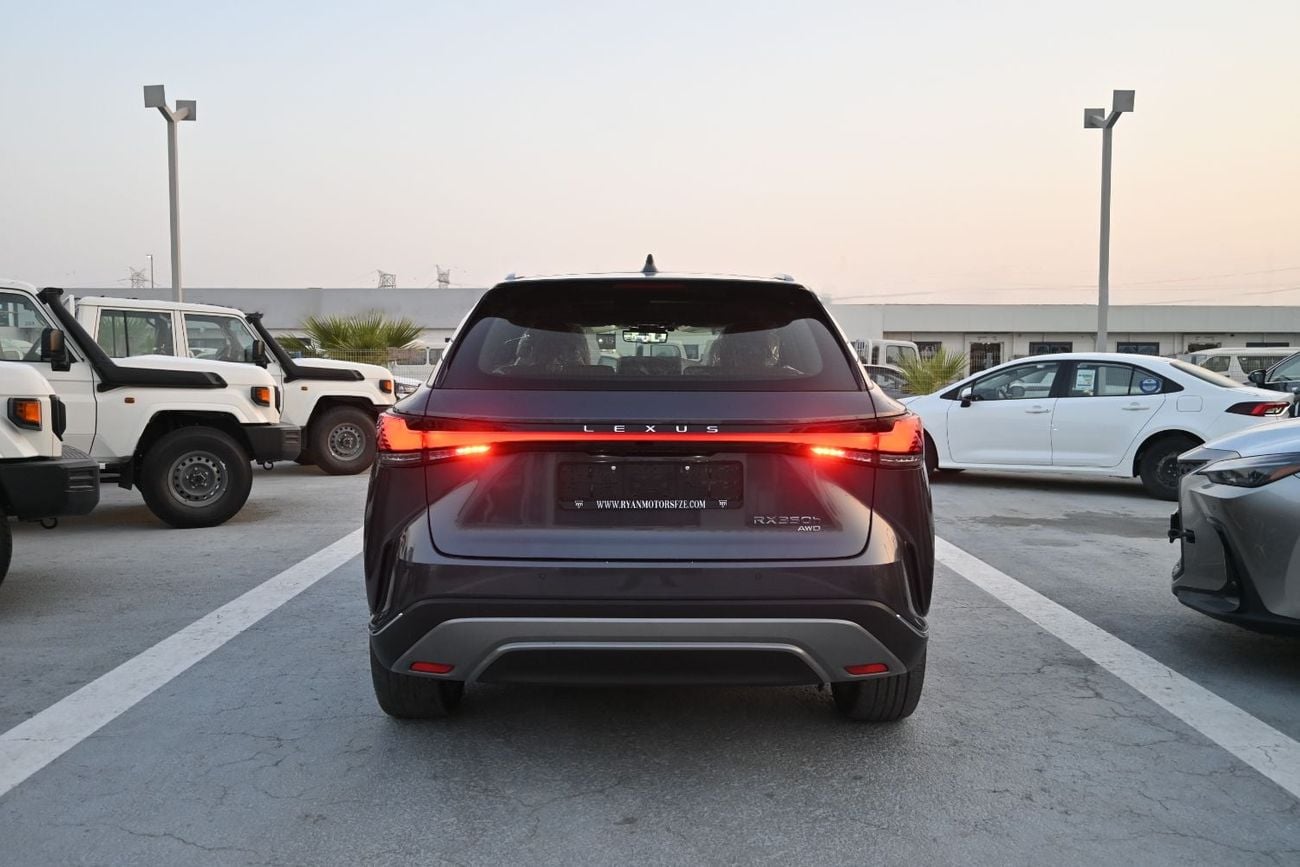 لكزس RX 350h لكزس RX350h الفاخرة موديل 2026، محرك 2.5 لتر هجين، دفع رباعي، اللون أبيض