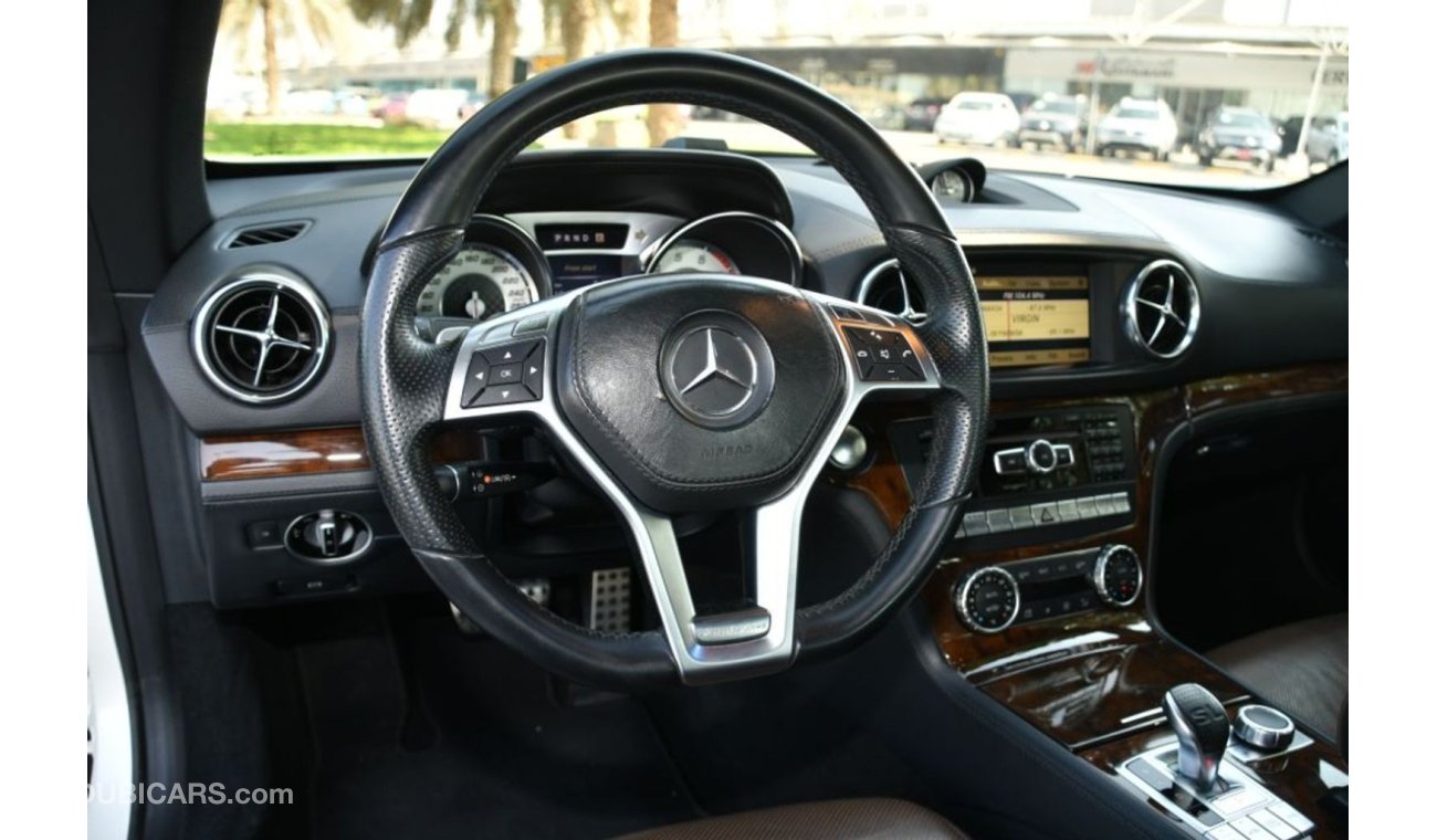 Mercedes-Benz SL 500 GCC SPECS - WARRANTY - BANK LOAN 0 DOWNPAYMENT -