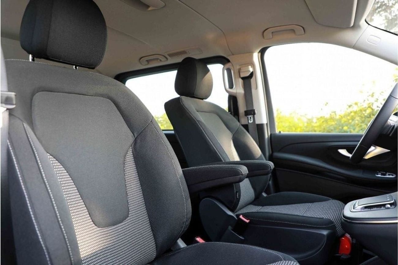 مرسيدس بنز V 300 2025 MERCEDES BENZ V300 EXTRA LONG 2.0 - BLACK inside BLACK | Export Only