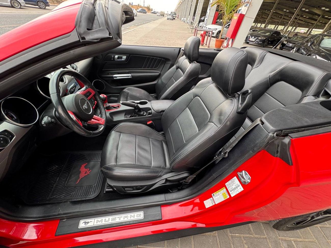 Ford Mustang EcoBoost / 2.3L V4 / BIG SCREEN / RADAR / BLIND SPOTS / REMOTE START / IN PERFECT CONDITION