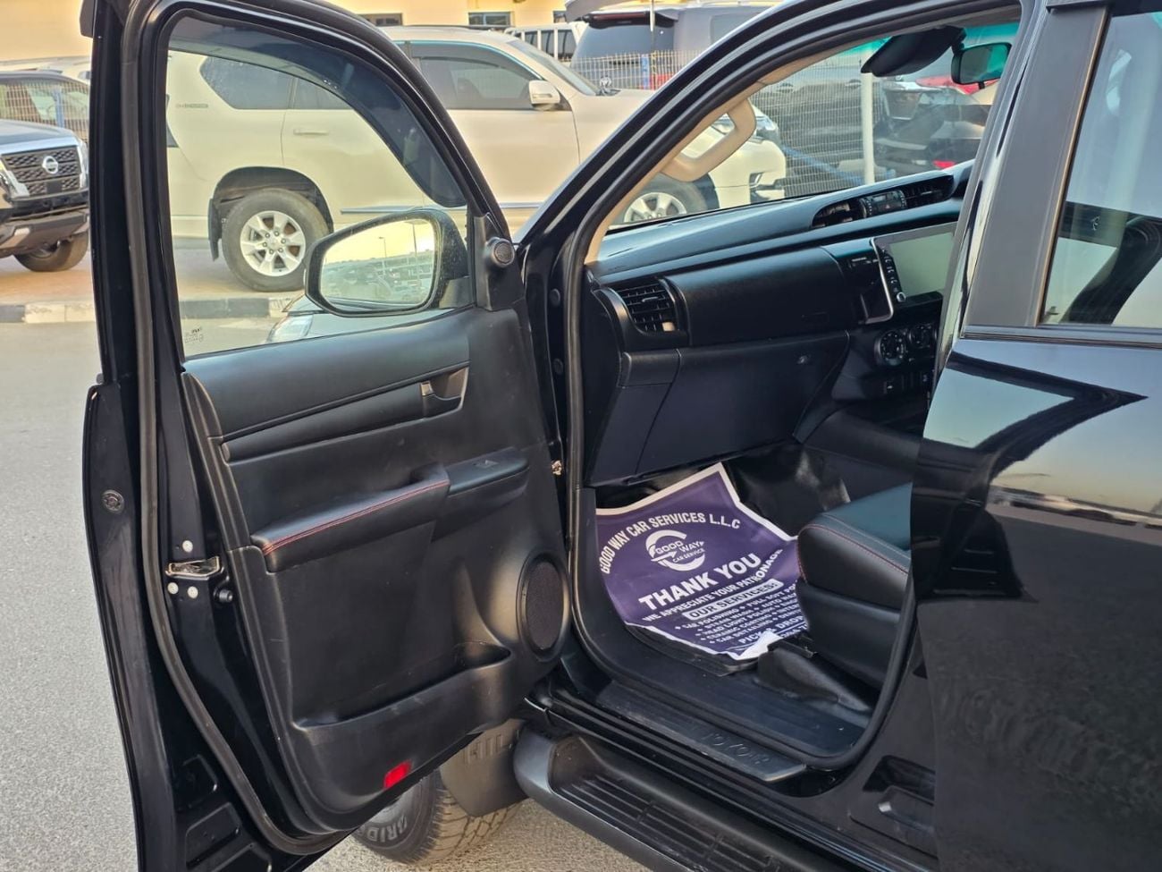 Toyota Hilux TOYOTA HILUX PICK UP SR5 GR SEATS 2024 WHITE 4WD AT DIESEL = RIGHT HAND