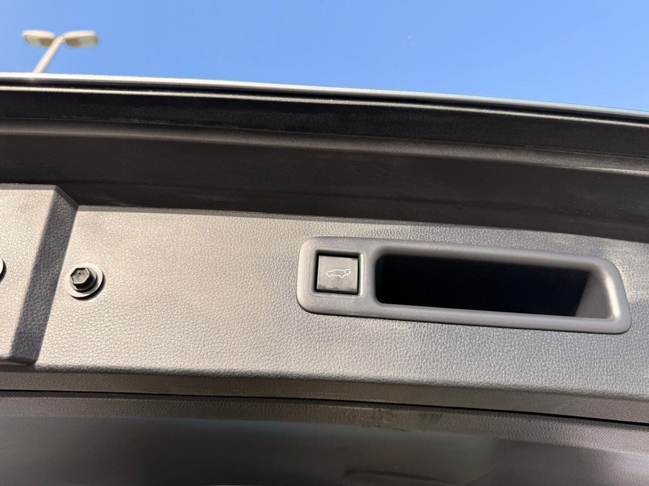تويوتا هايلاندر Hybrid Platinum 2.5L // panoramic, 360 Camera // head up display full option 2024