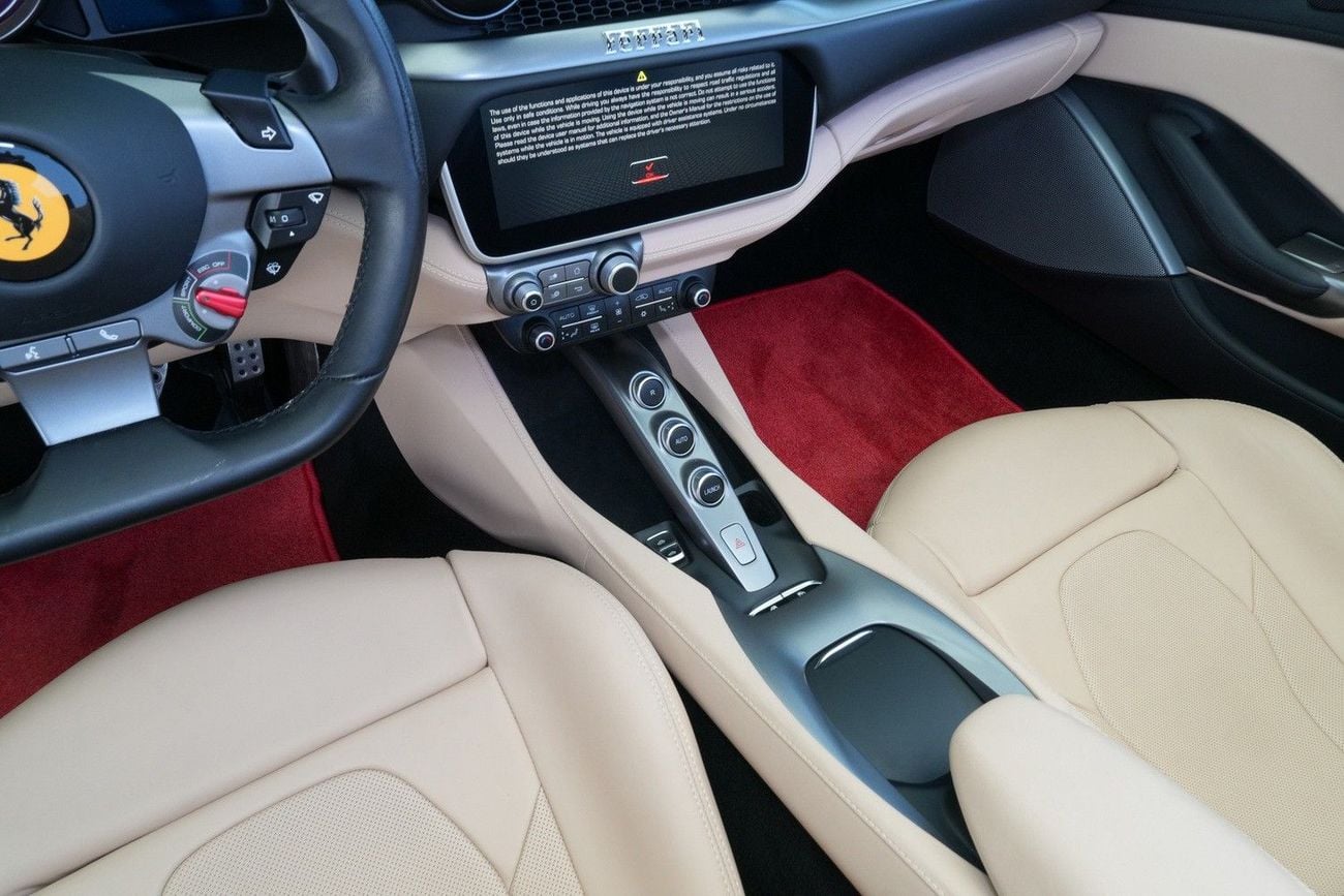 فيراري بورتوفينو STD (3.9L · 8 Cyl · Automatic · Petrol · Convertible · Rear Wheel Drive · 4 Seats · 2 Door)
