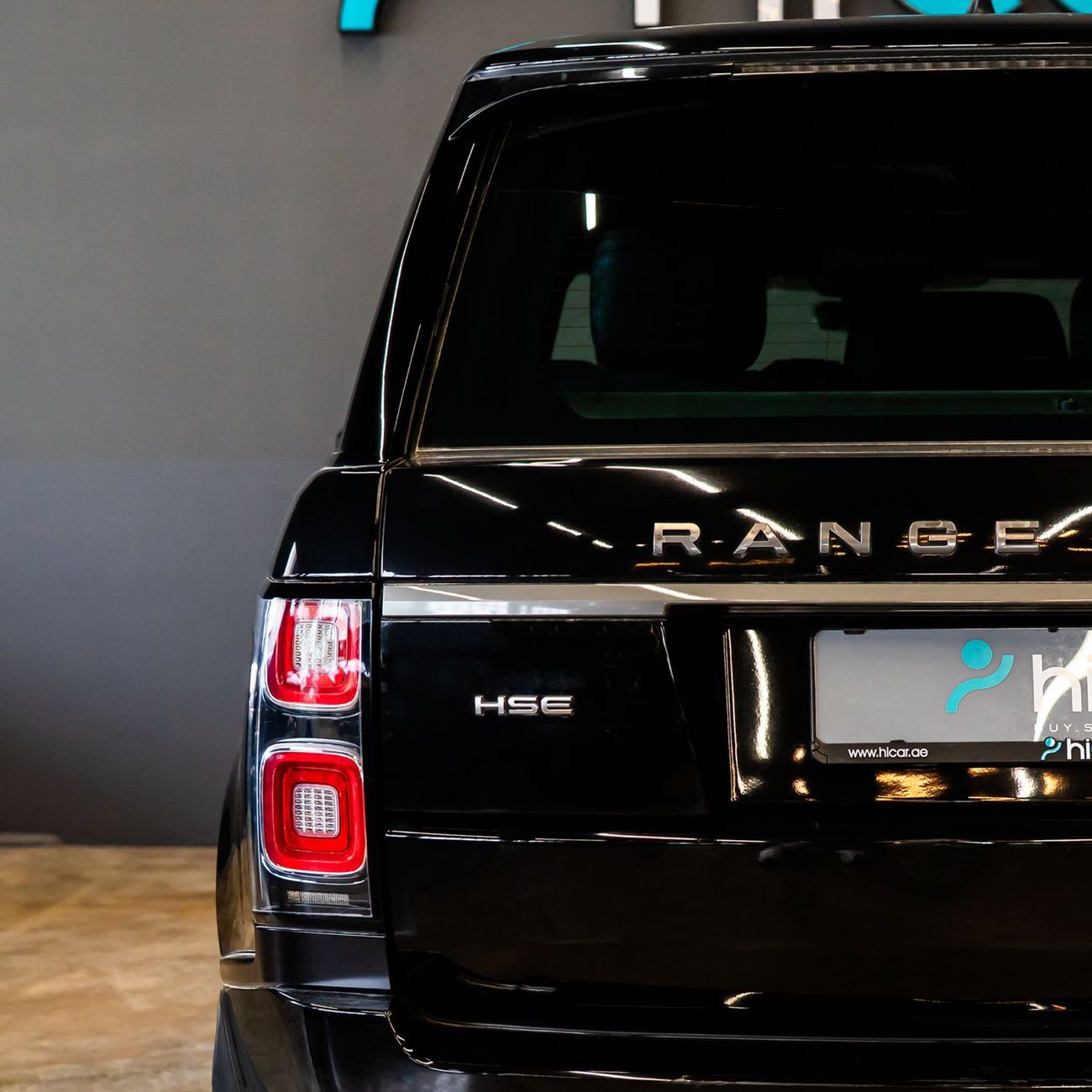 Land Rover Range Rover HSE 3.0L (380 HP) AED 2,394  pm  • 0% Downpayment • Range Rover HSE • 1 Year Warranty