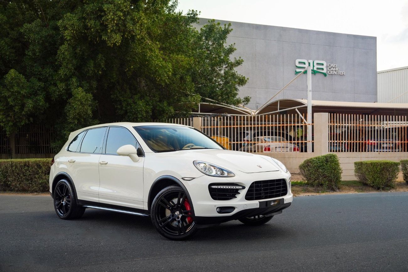 Porsche Cayenne Turbo 4.8L (500 HP)