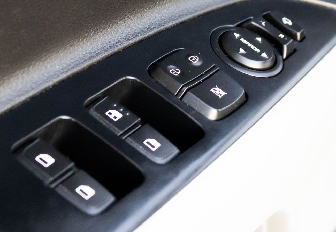 Kia Rio 2018 Kia Rio EX (YB), 5dr Hatchback, 1.4L 4cyl Petrol, Automatic, Front Wheel Drive