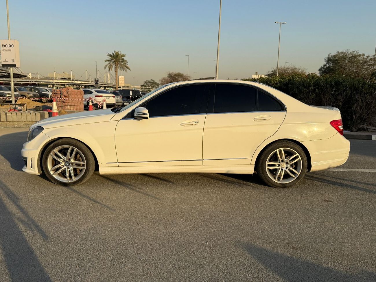 Mercedes-Benz C 300 2014 MERCEDES C 300 AMERICAN SPECS GOOD COND Std 2.0L (241 HP)