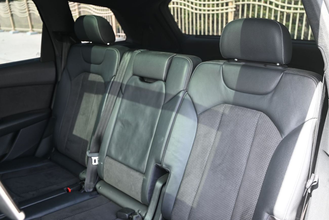 أودي Q7 45 TFSI quattro S-Line Luxury 3.0L