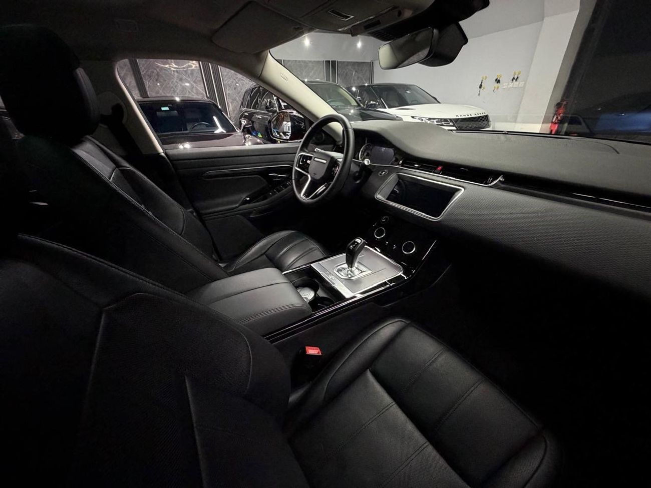 لاند روفر رانج روفر إيفوك P200 HSE 2.0L