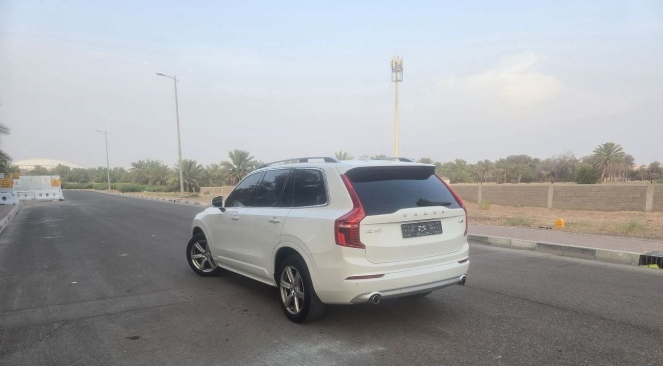 فولفو XC 90 MOMENTUM