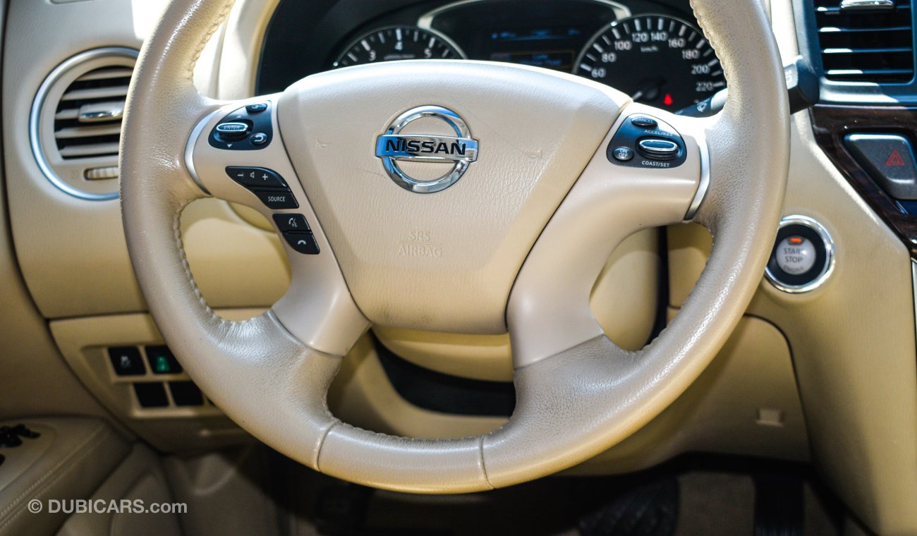 Nissan Pathfinder SV 4WD