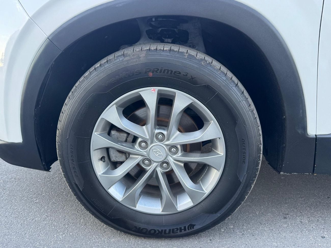 Hyundai Santa Fe STD (NON GCC) 2019 2.4/V4 LEATHER SEATS CANADA SPEC