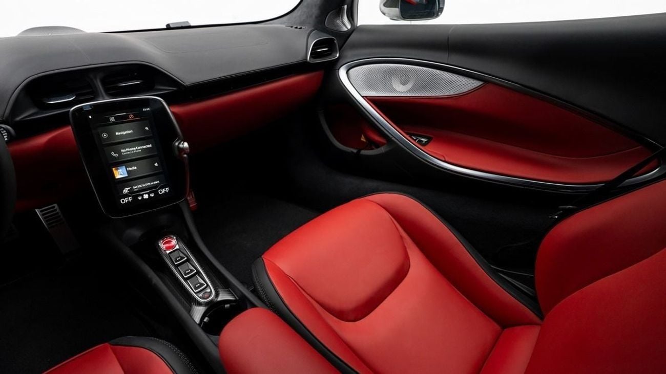 مكلارين أرتورا 2024 - GCC - Under Warranty