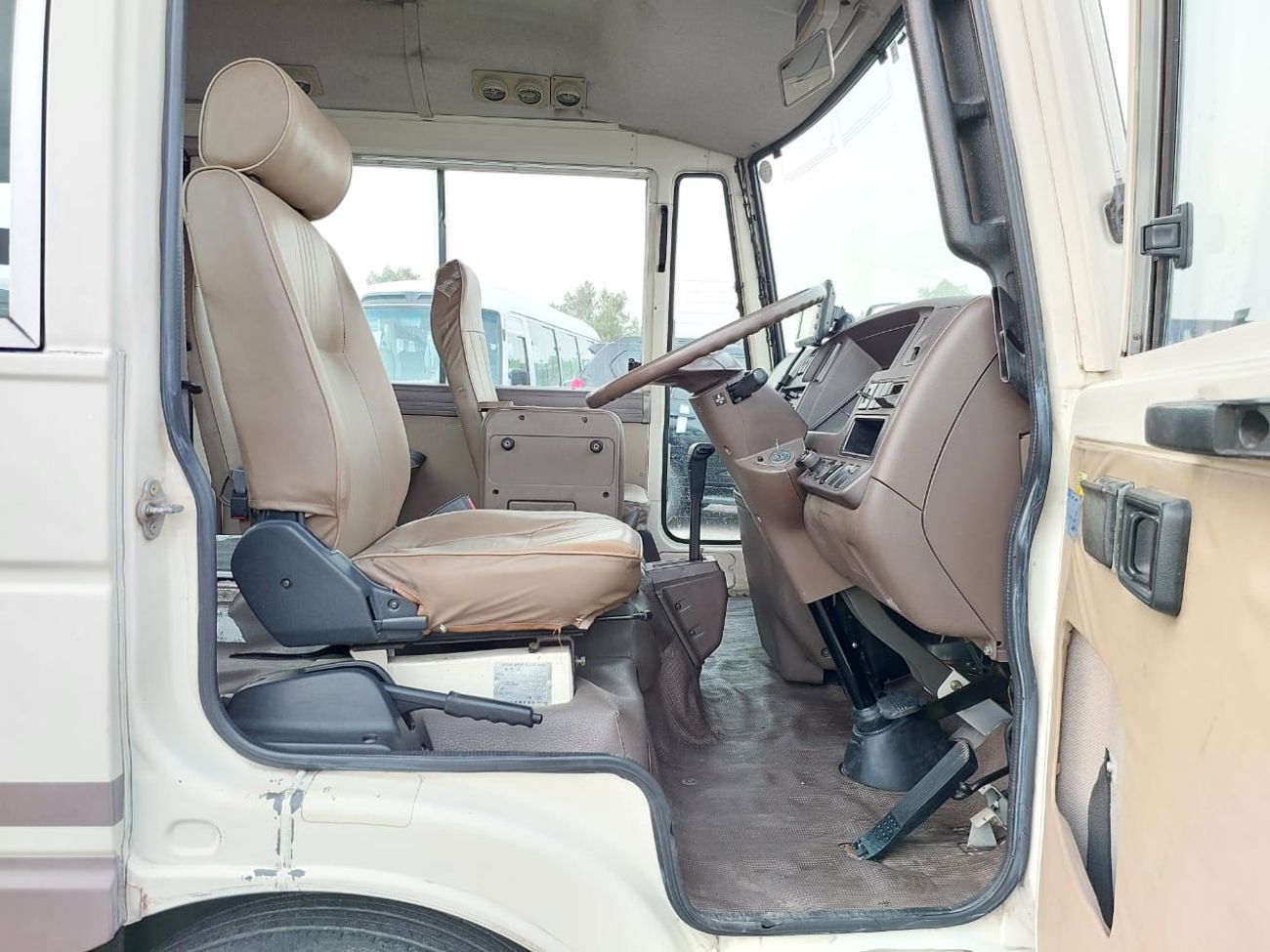 نيسان سيفيليان NISSAN CIVILIAN BUS RHD 1998 MODEL 4.1 L DIESEL AUTOMATIC(PM02455)