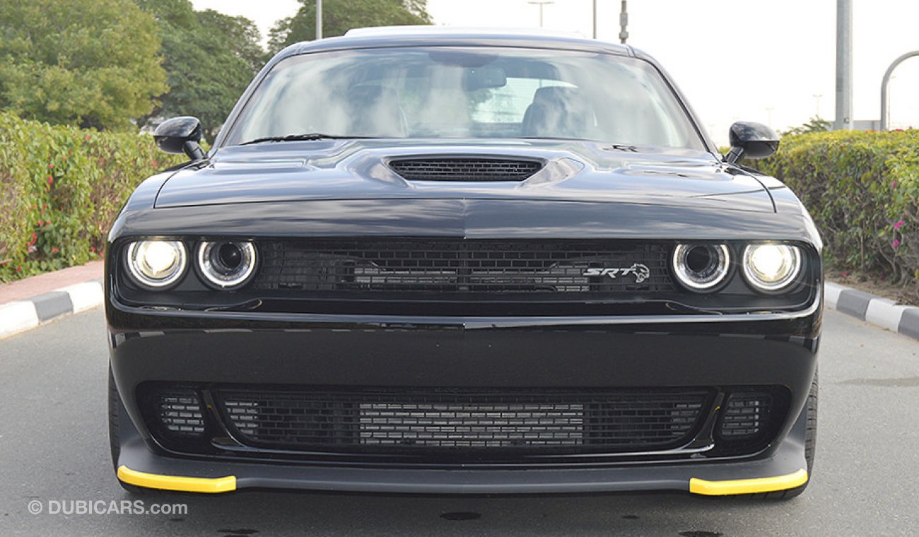 Dodge Challenger Hellcat 2018, 6.2L V8 0km, GCC Specs with 3Yrs or 100K km Warranty