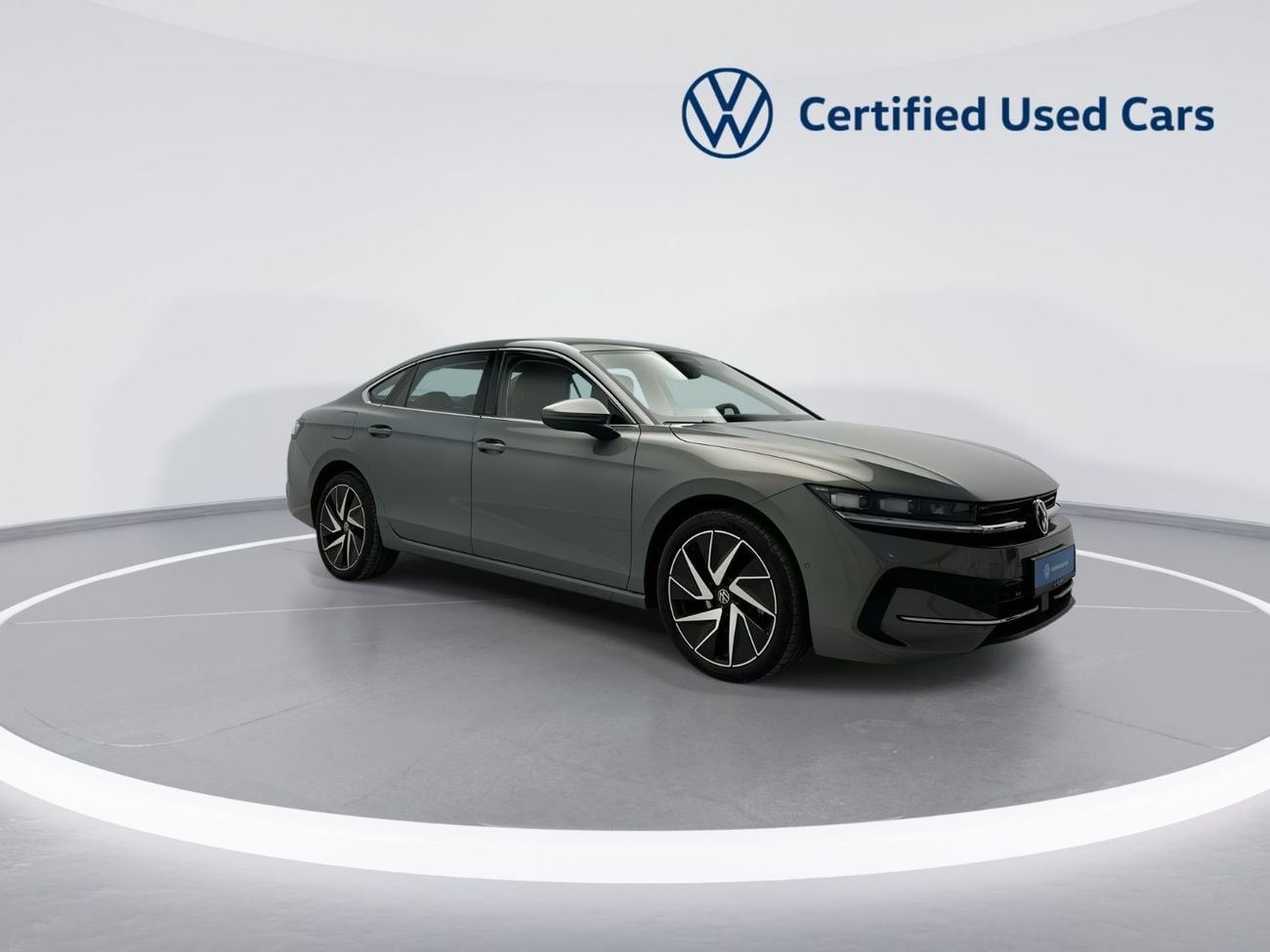 Volkswagen Passat HIGHLINE 2.0L | Turbocharged Engine | Digital Cockpit | Premium Interior | Automatic