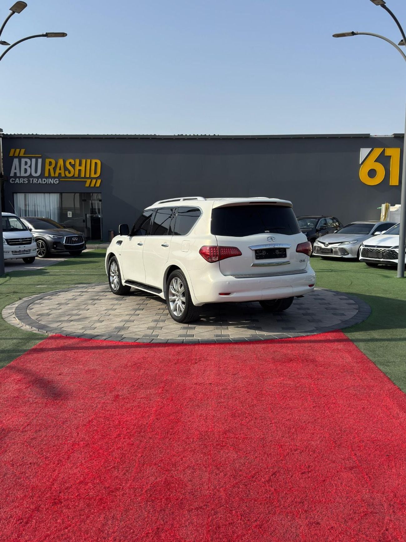 Infiniti QX80 LUXURY