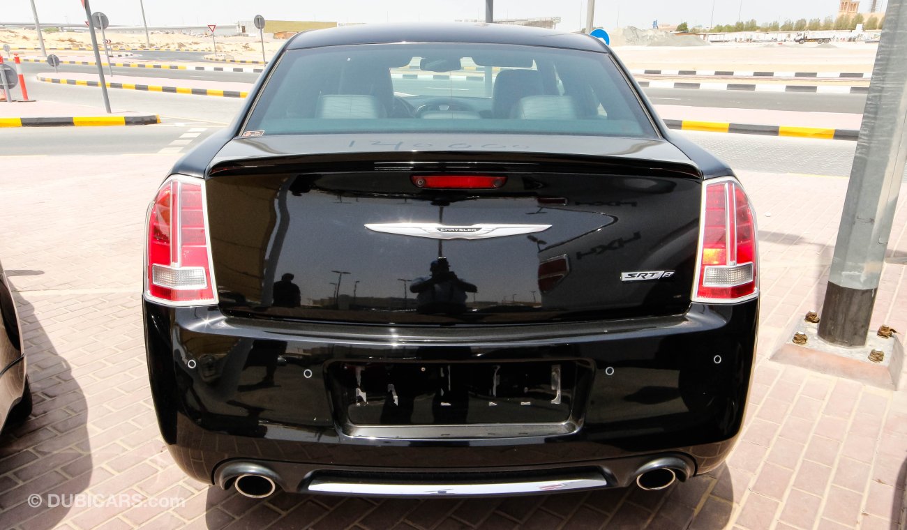 كرايسلر 300 SRT8