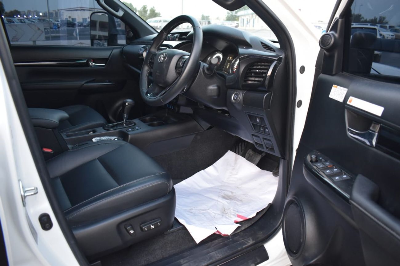 Toyota Hilux diesel right hand drive 2,8l automatic gear only for export available