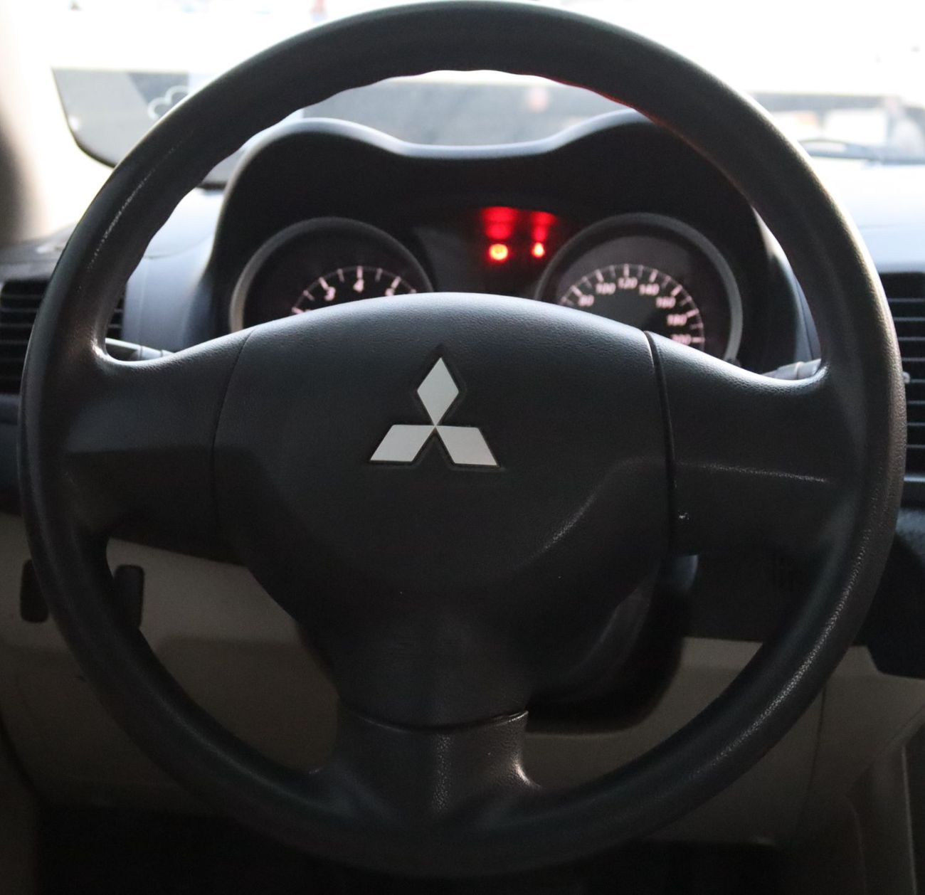 ميتسوبيشي لانسر ميتسوبيشى لانسر - 2016 - خليجى - بدون حوادث - محرك 2.0 - بحاله ممتازه