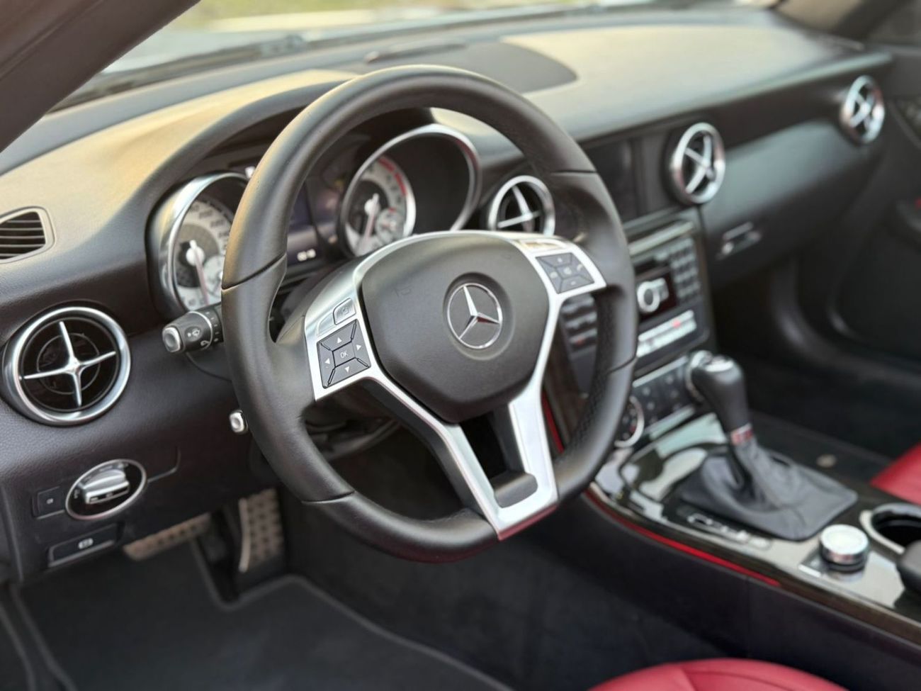 Mercedes-Benz SLK 200 MERCEDES SLK 200 AMG 2014 GCC ORIGINAL PIANT SERVICE HISTORY