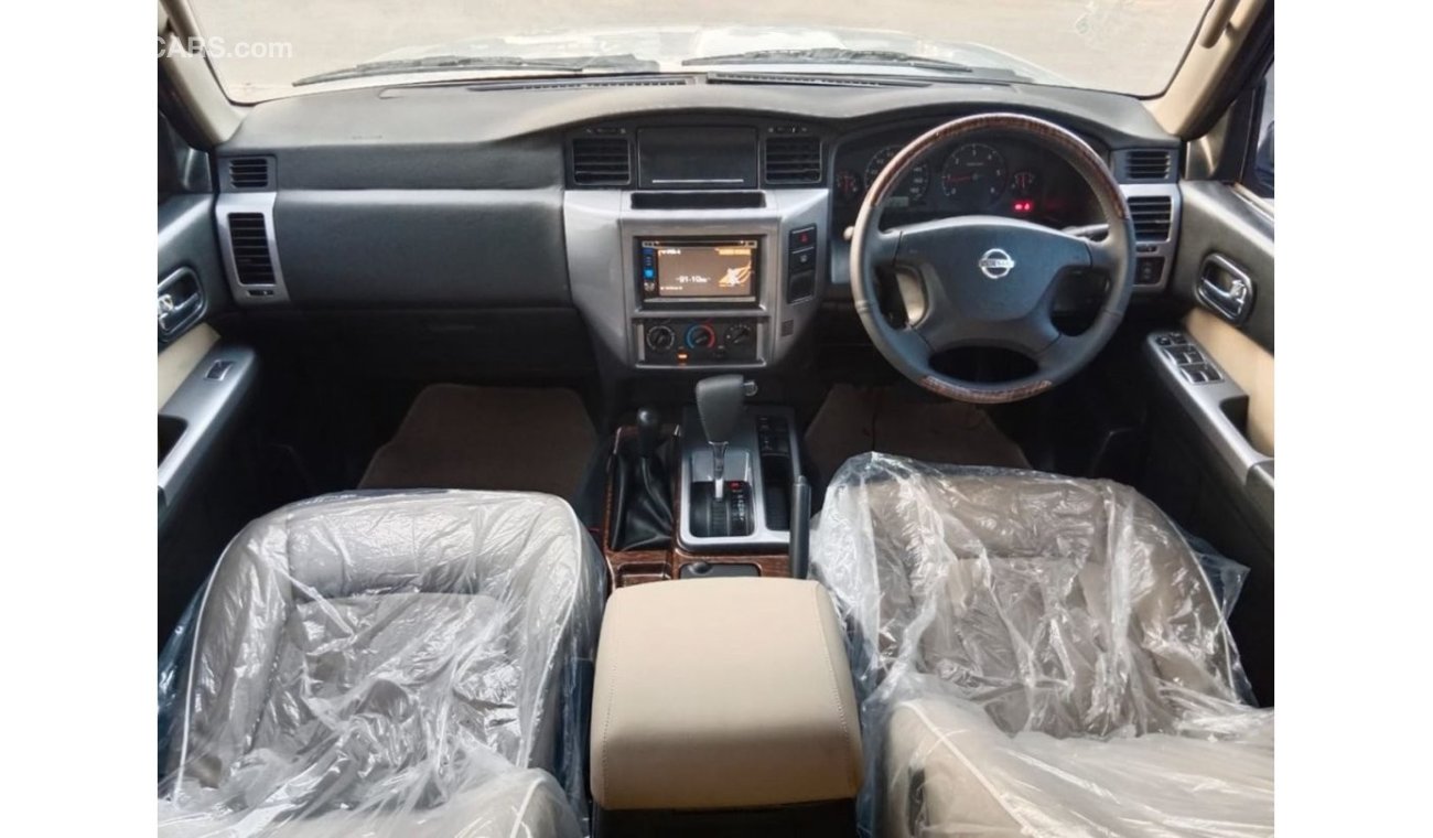 نيسان باترول سوبر سفاري NISSAN SAFARI RIGHT HAND DRIVE (PM1437)