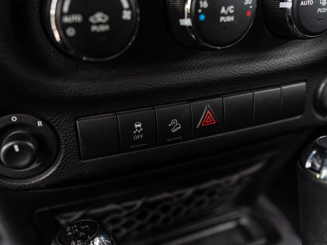 Jeep Wrangler Sport 3.6L A/T