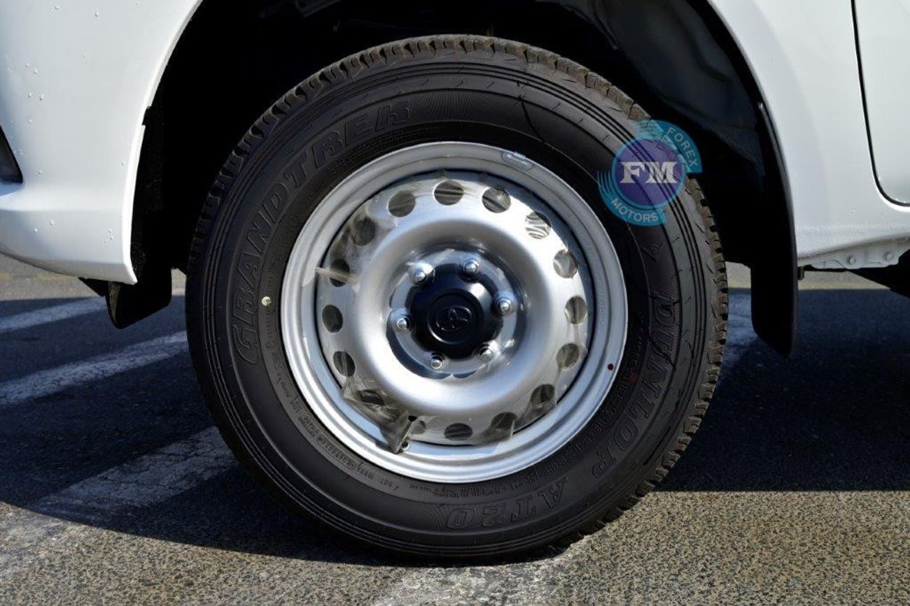 تويوتا هيلوكس Double Cab DLX-G 2.4L Diesel 4WD 6 Seater Manual