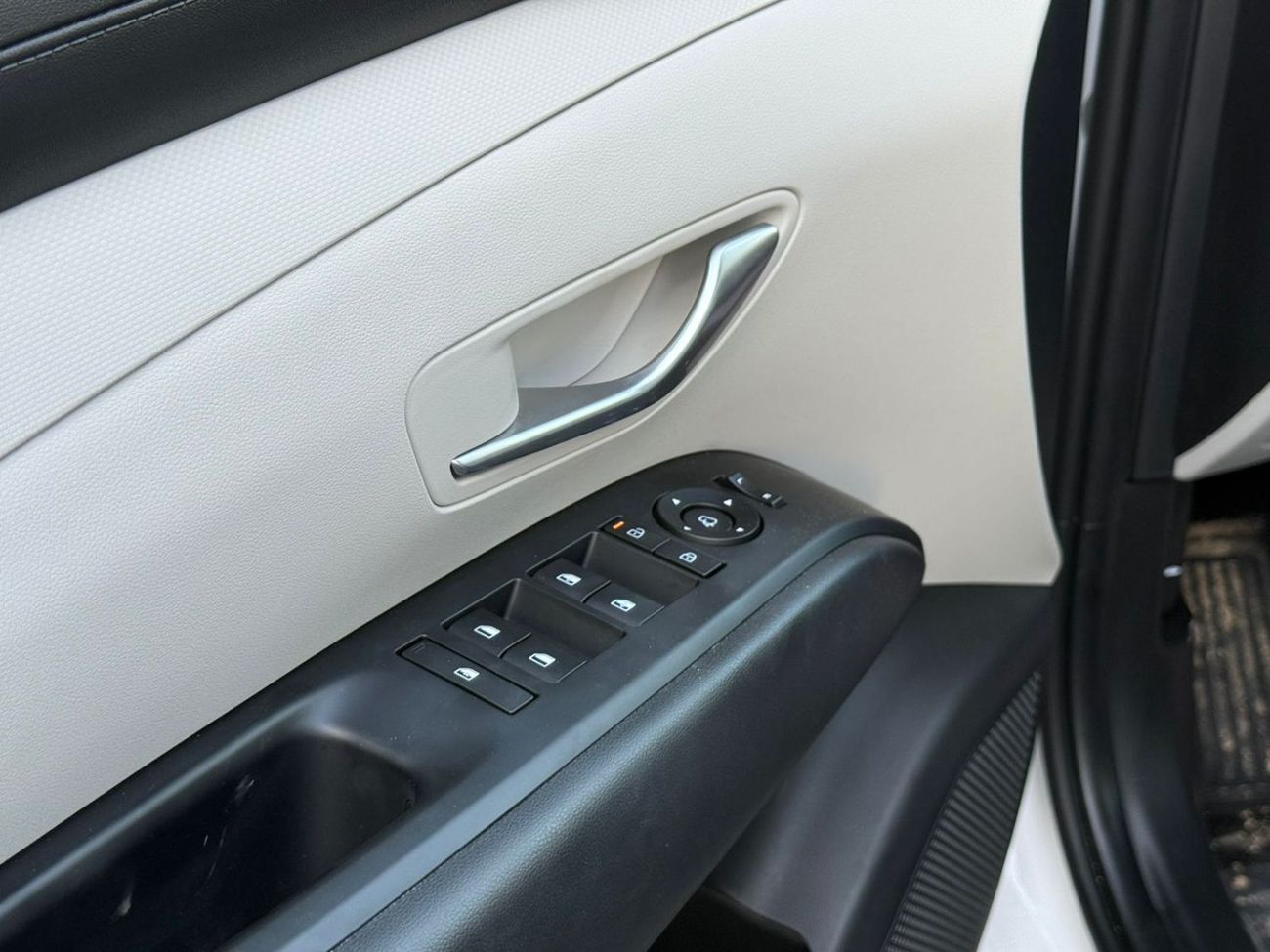 هيونداي توسون 2.0L COMFORT 4WD A/T