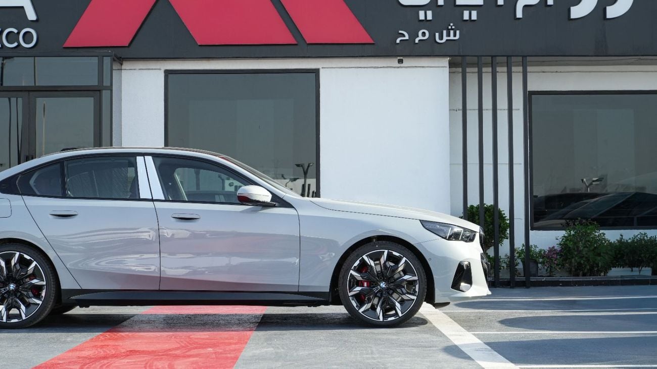 بي أم دبليو 530i 530i M-SPORT+ BROOKLYN GRAY METALLIC 2026MY EXPORT PRICE