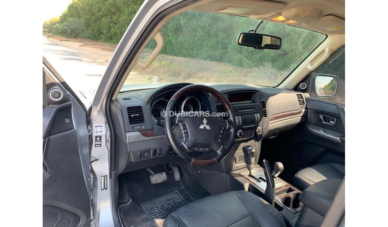 Mitsubishi Pajero Mitsubishi pajero 3.8 2013 full options no 1