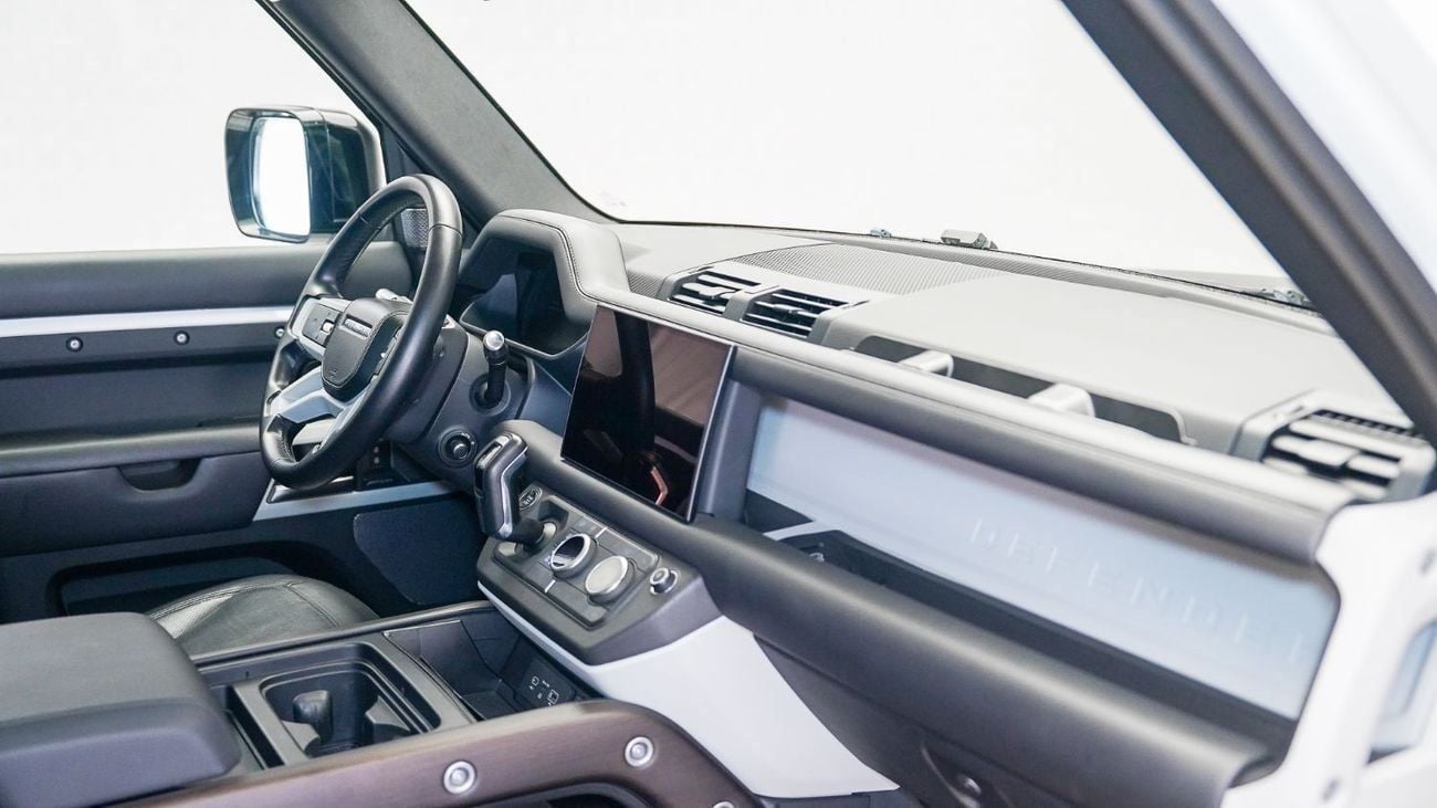 Land Rover Defender P400 90 X-Dynamic HSE 3.0L (5 Seater) UAE's Very Best Example | AED 3,877 Per Month