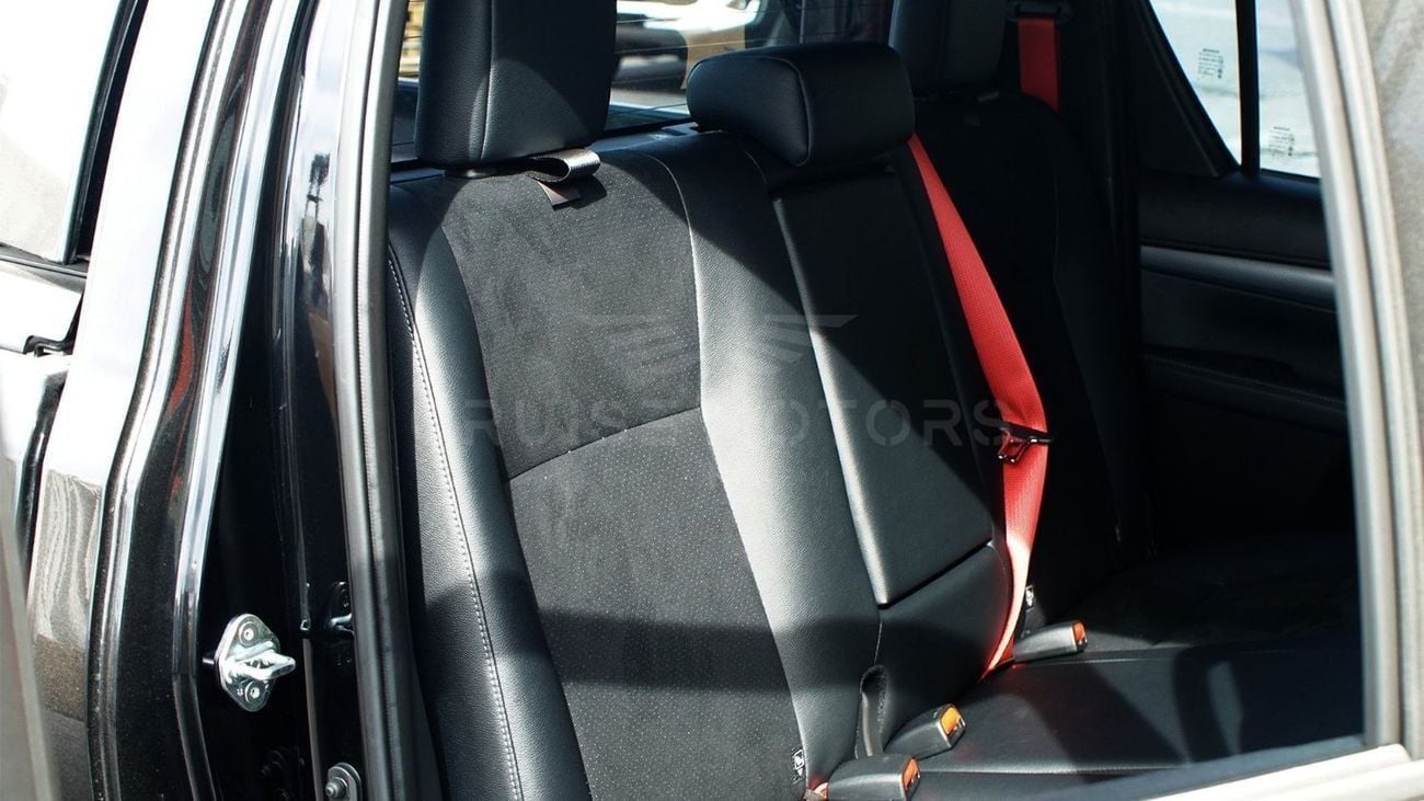 تويوتا هيلوكس GR Sport 2.8L Diesel 4X4 Automatic (Export Only)