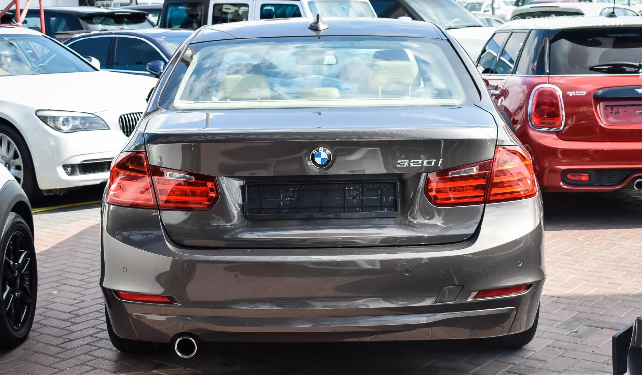 BMW 320i i