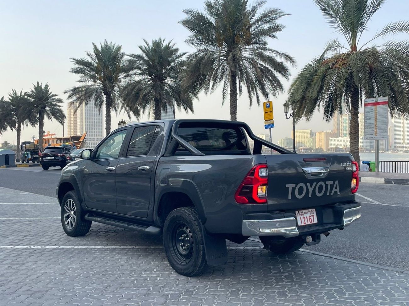 تويوتا هيلوكس SR5 2016 Facelift to 2024 shape Diesel Engine Full Option