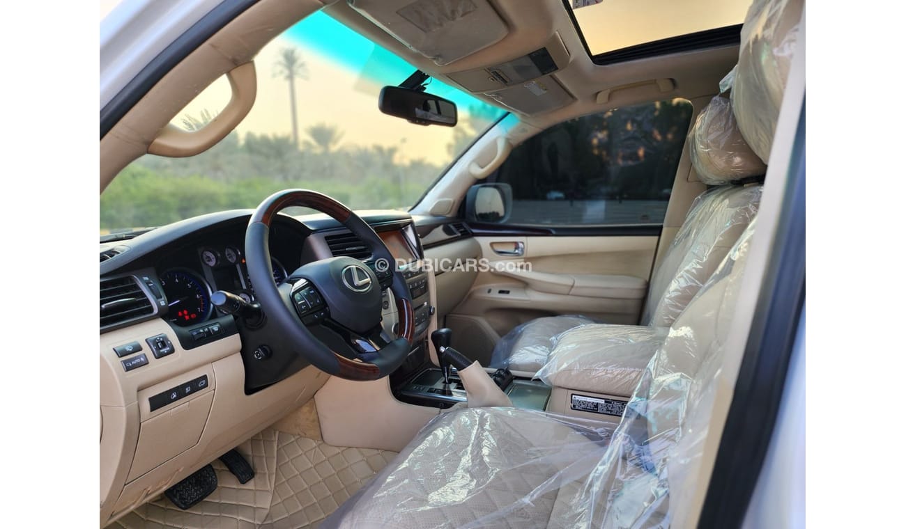 Lexus LX 570 facelifted