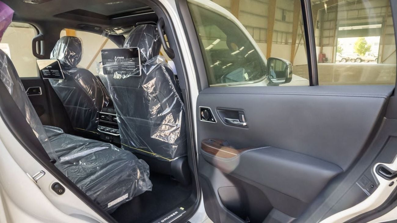 تويوتا لاند كروزر VXR TOYOTA LAND CRUISER VX 4.0 Full option with Radar 2026