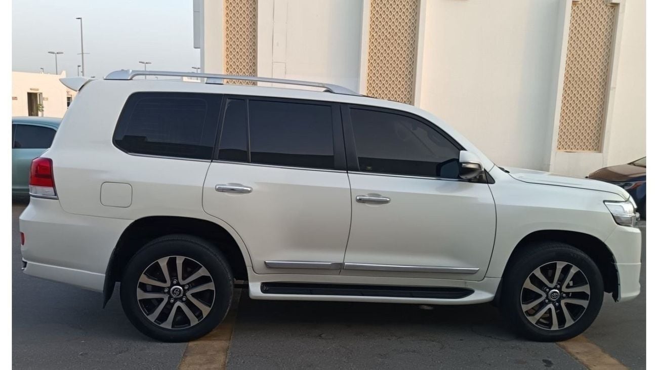 تويوتا لاند كروزر GXR