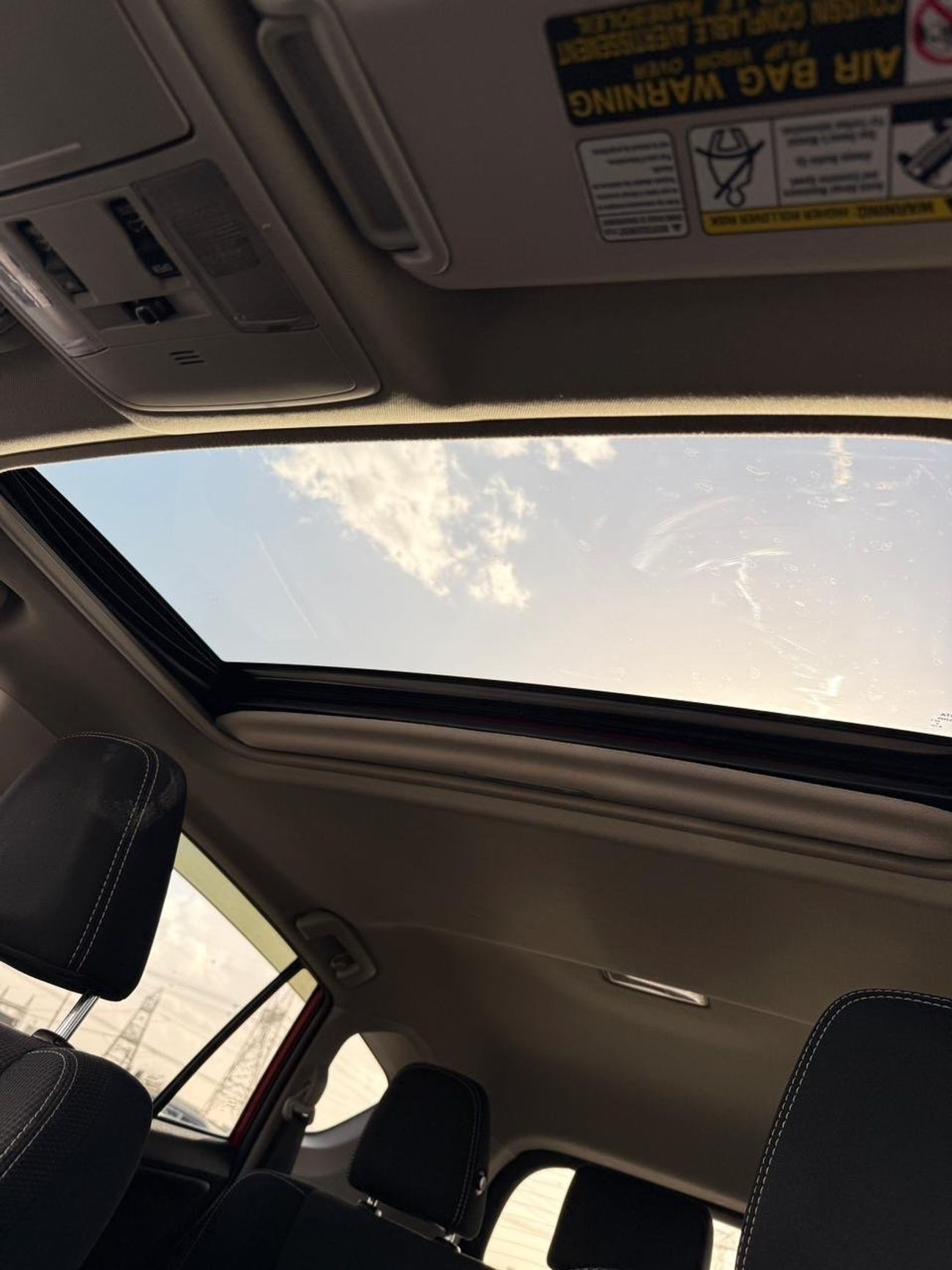 تويوتا راف ٤ XLE 2.5L AWD Full option sunroof, push start