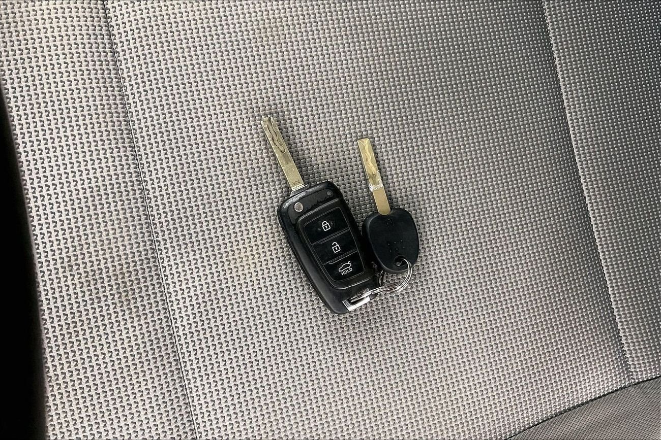 Hyundai Accent Smart / GL | National Day Celebration | Guaranteed Warranty | 0 Down Payment